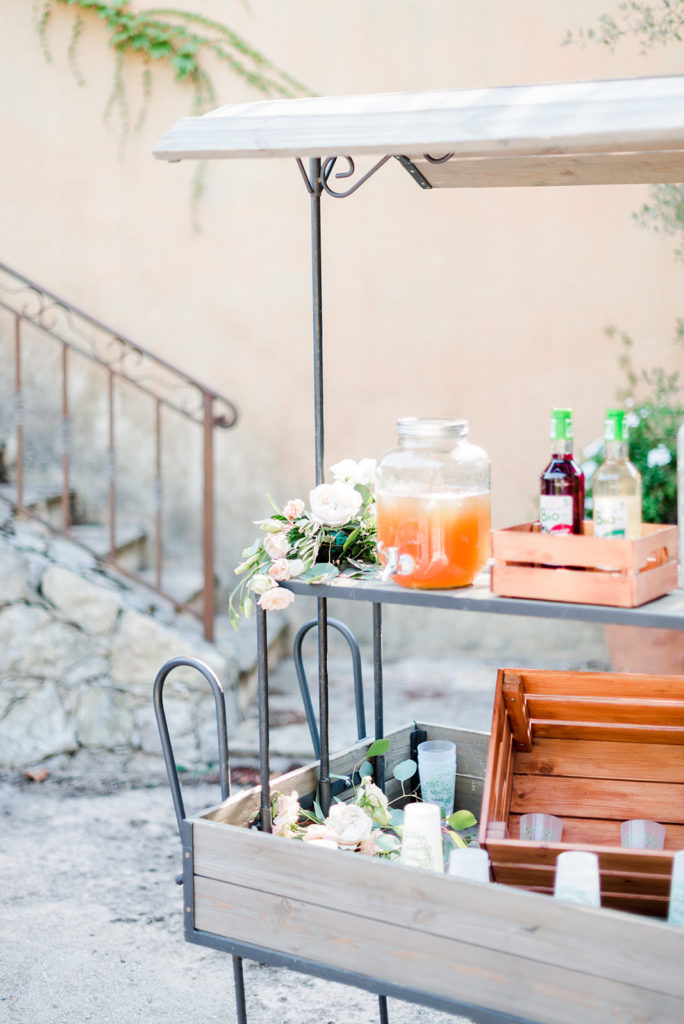 authentic-welcome-drinks-provence