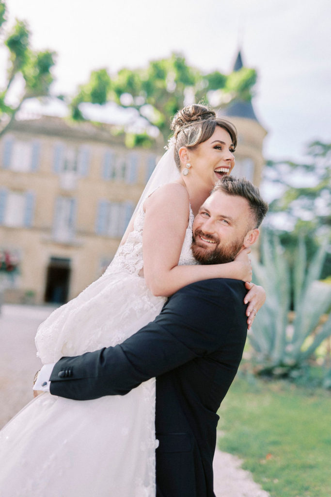 happy wedding couple chateau robernier