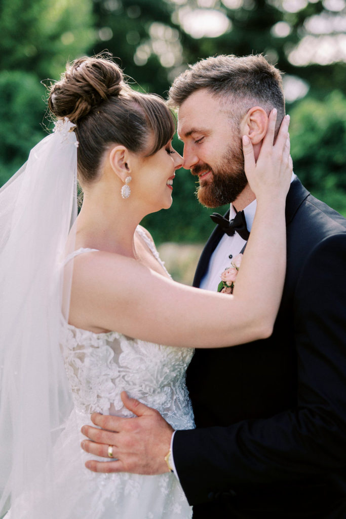 lovely couple chateau robernier provence