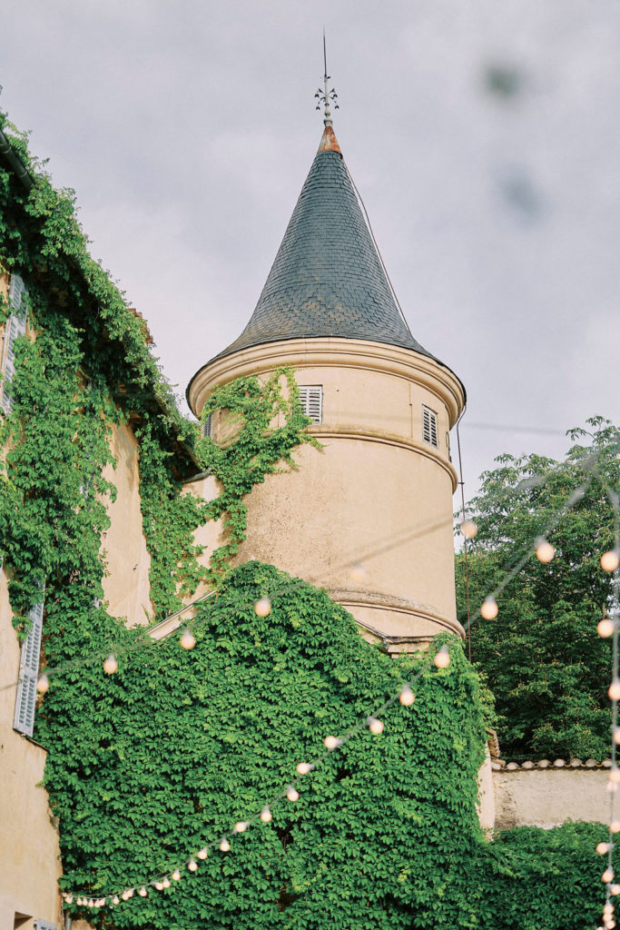 romantic chateau wedding provence