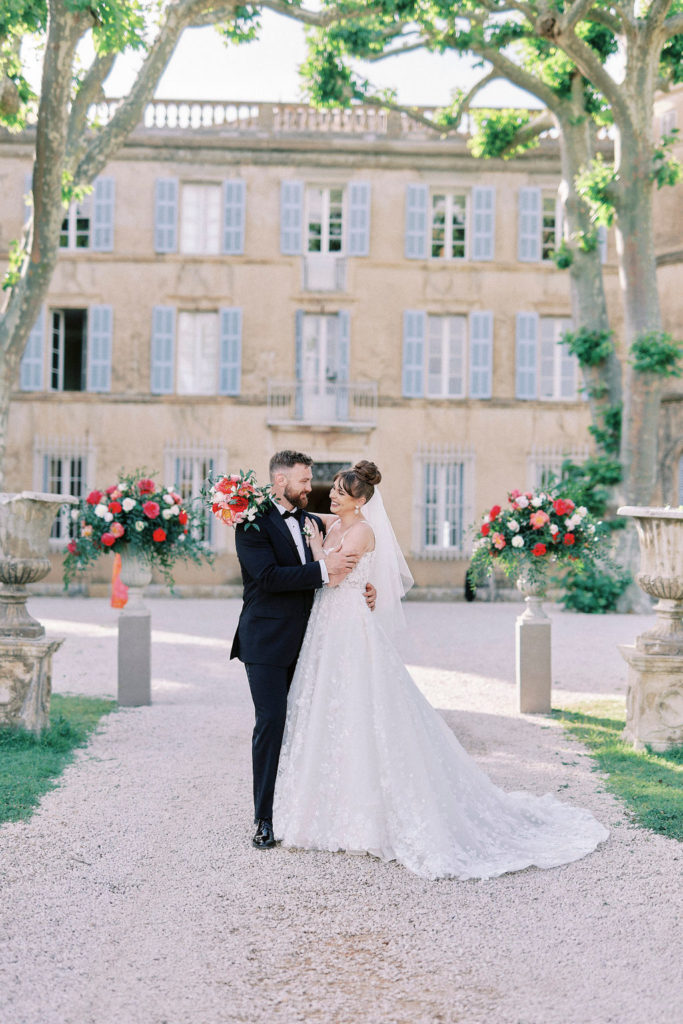 romantic wedding couple chateau robernier